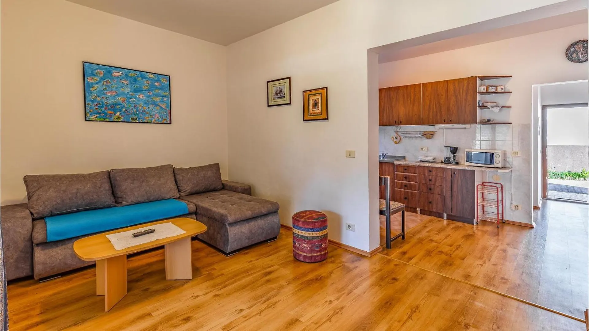 Lovely Apartment In Pula With Kitchen