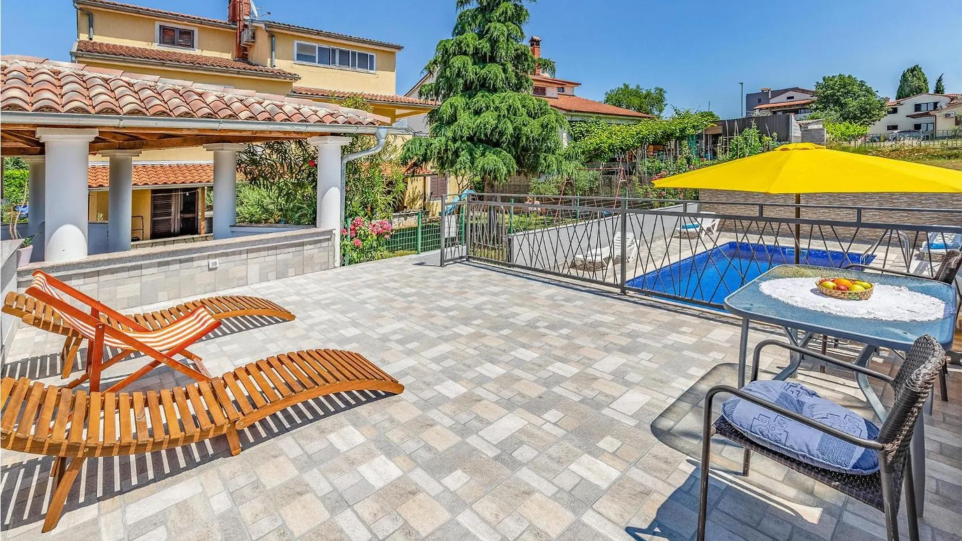 Lovely Apartment In Pula With Kitchen