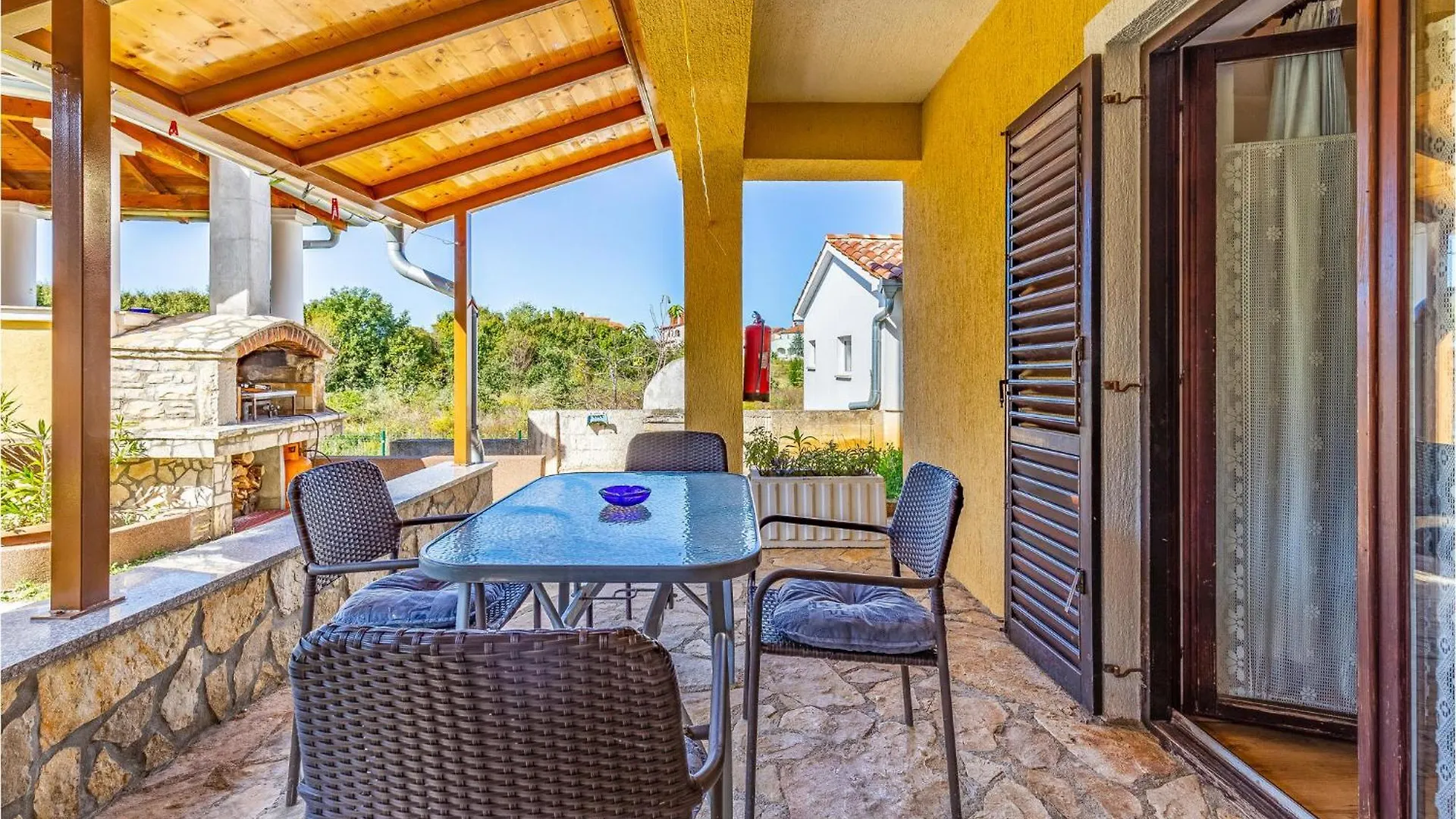 Lovely Apartment In Pula With Kitchen