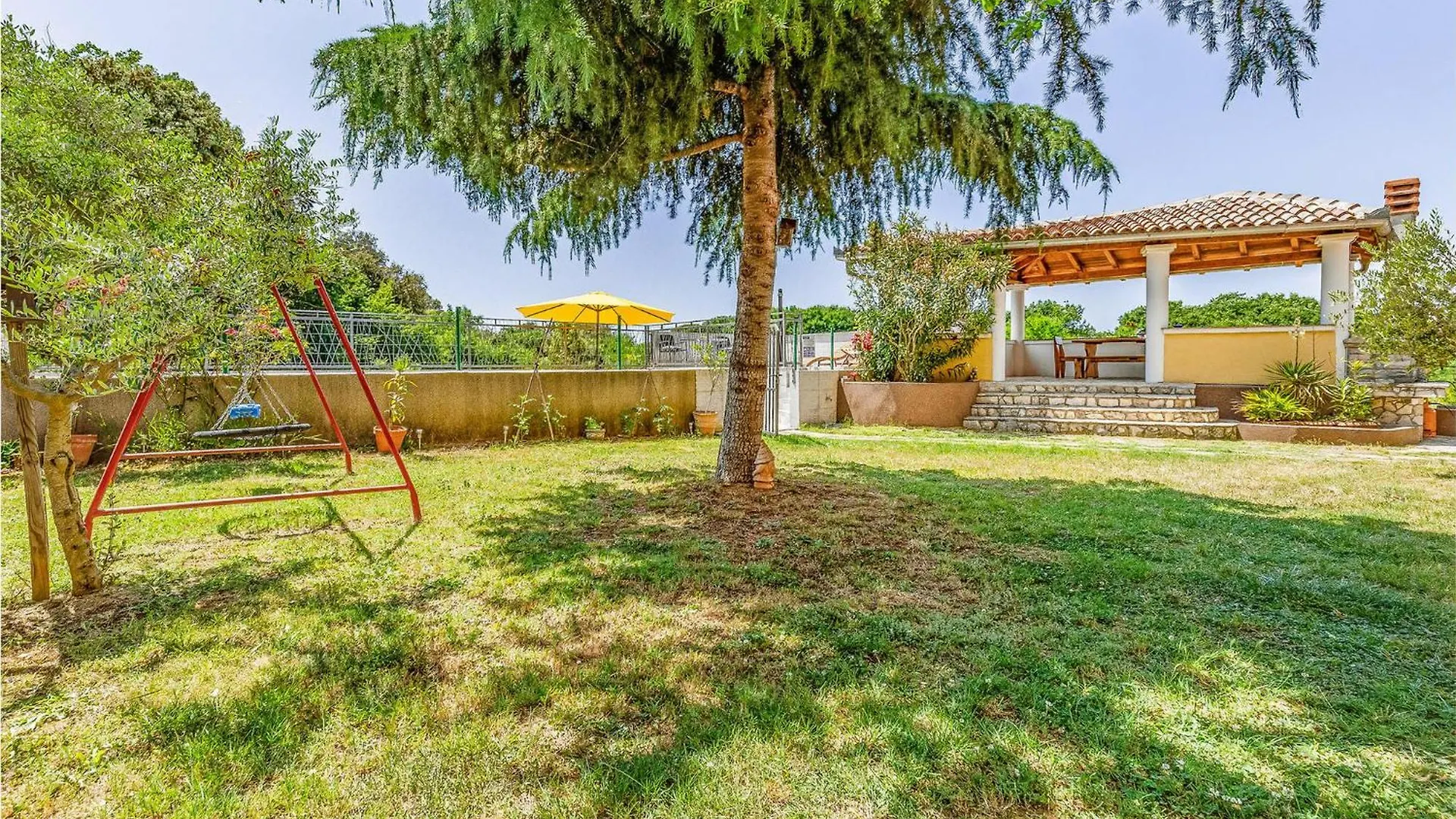 Lovely Apartment In Pula With Kitchen